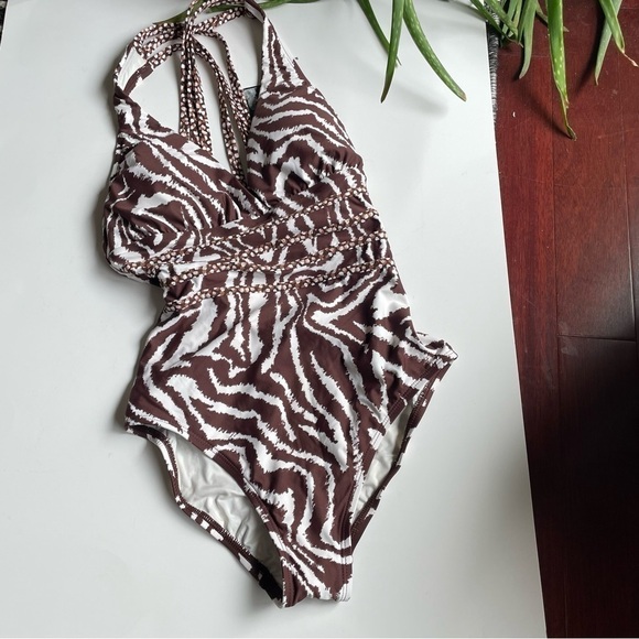 La Blanca Fierce Lines Multi-Strap Cross-Back One Piece 4 Brown and White NWT - Picture 3 of 8